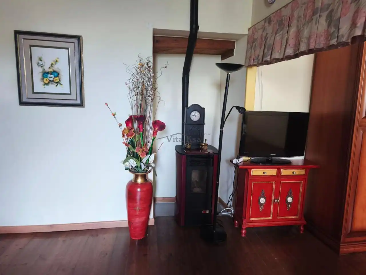 Sala d'estar de Finca rústica en venda en Barbadás amb Calefacció, Jardí privat i Moblat