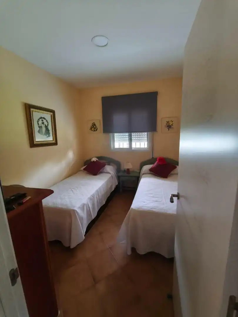 Habitación de Casa o chalet en venta en Chiclana de la Frontera con Jardín privado, Trastero y Piscina