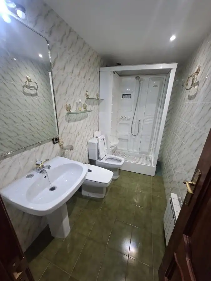 Bathroom of Flat for sale in Vitoria - Gasteiz  with Heating, Parquet flooring and Terrace