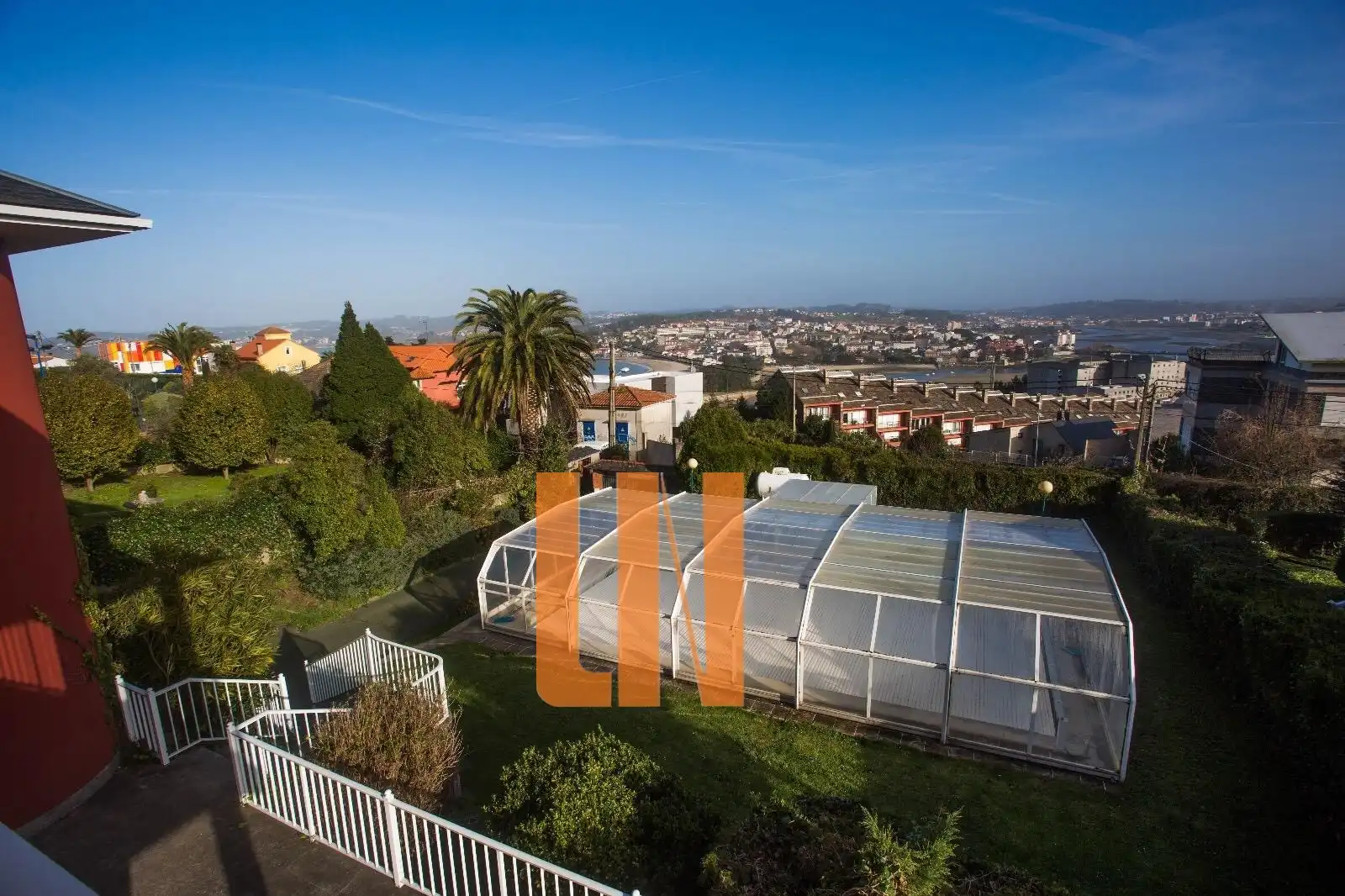 Jardí de Casa o xalet en venda en A Coruña Capital  amb Calefacció, Jardí privat i Terrassa