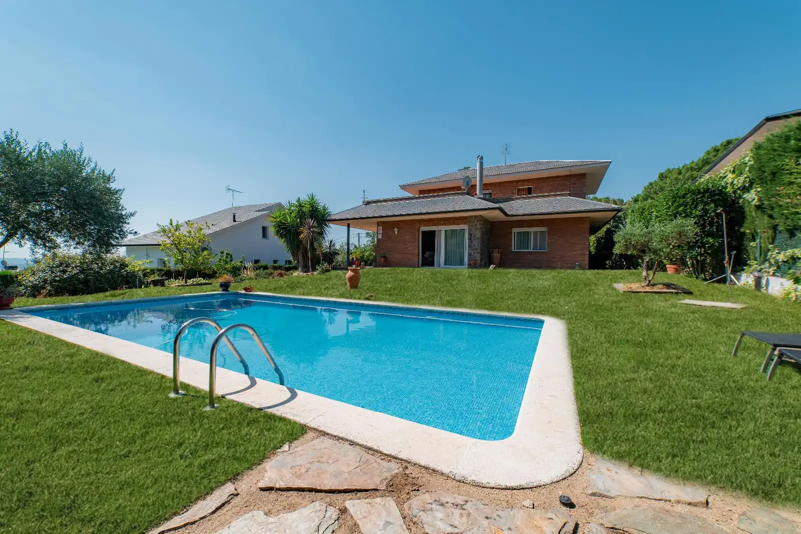 Detached house with pool for sale in Camí de Bigues