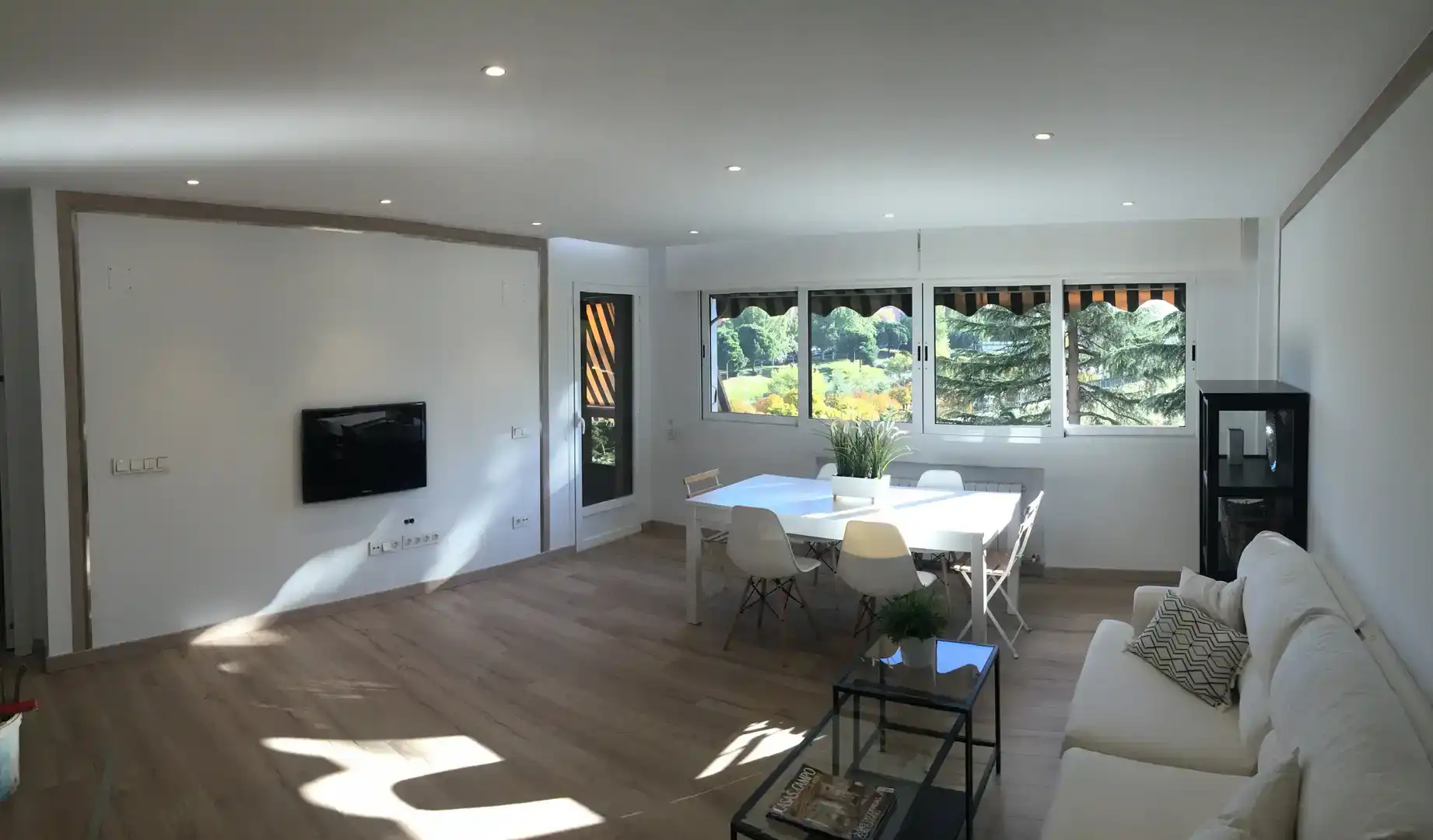 Wohnzimmer von Wohnung zur Miete in Fuencarral - El Pardo