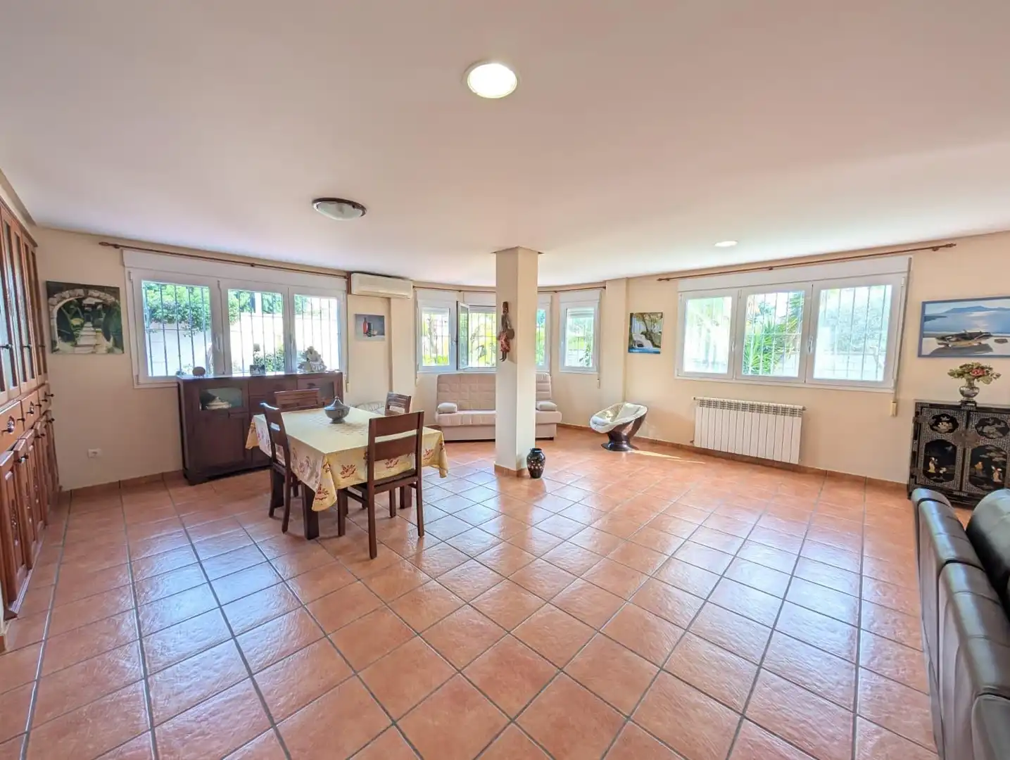 Haus oder Chalet zum Verkauf in Gandia mit Heizung, Privatgarten und Terrasse
