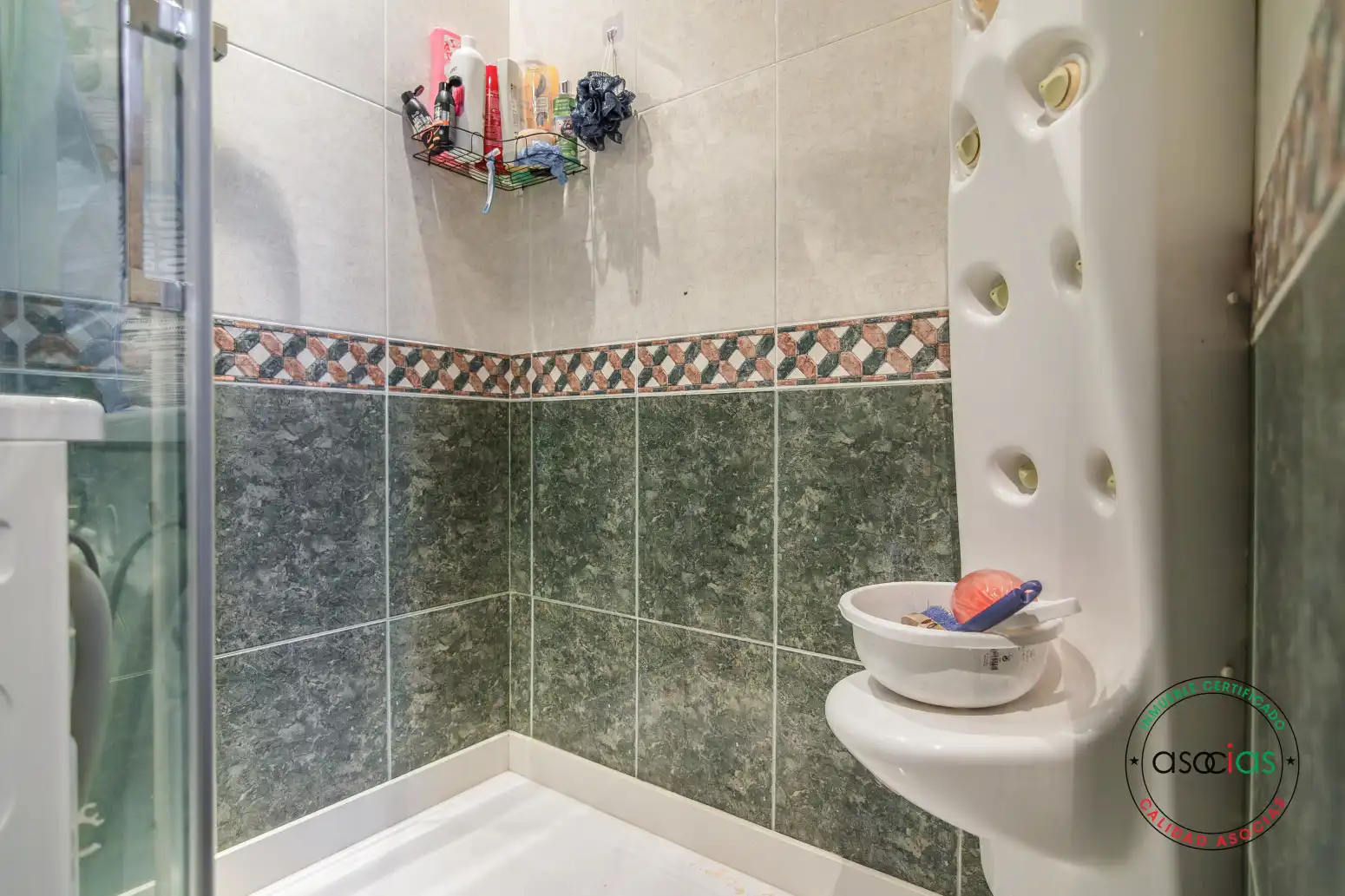 Badezimmer von Geschaftsraum zum Verkauf in Castrillón mit Klimaanlage und Möbliert