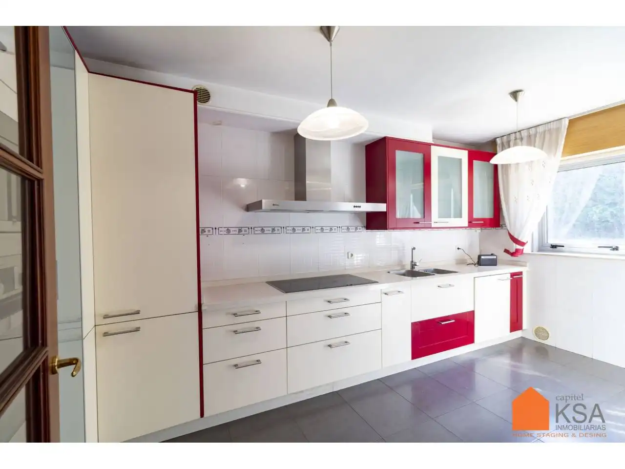 Cocina de Casa adosada en venta en Santiago de Compostela  con Jardín privado, Parquet y Terraza