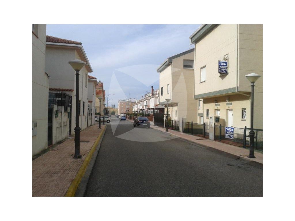 Single-family semi-detached for sale in Calle Castillo de Zalamea de la Serena, Avenida Elvas