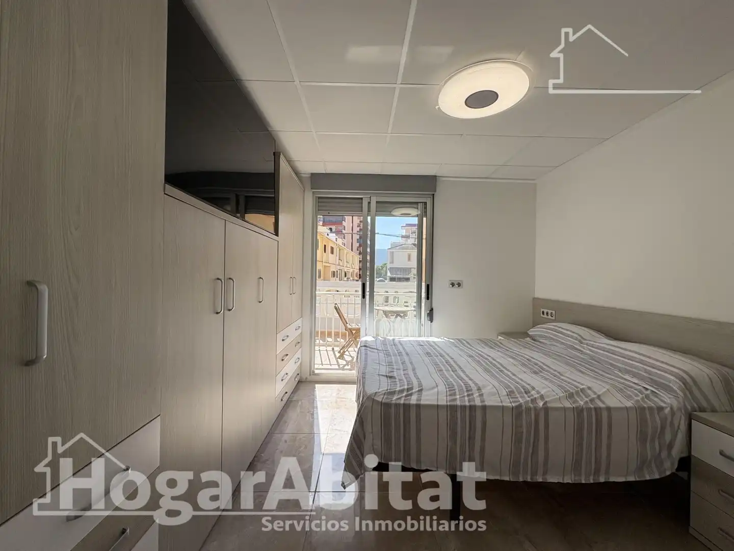Dormitori de Apartament en venda en Tavernes de la Valldigna amb Moblat i Balcó