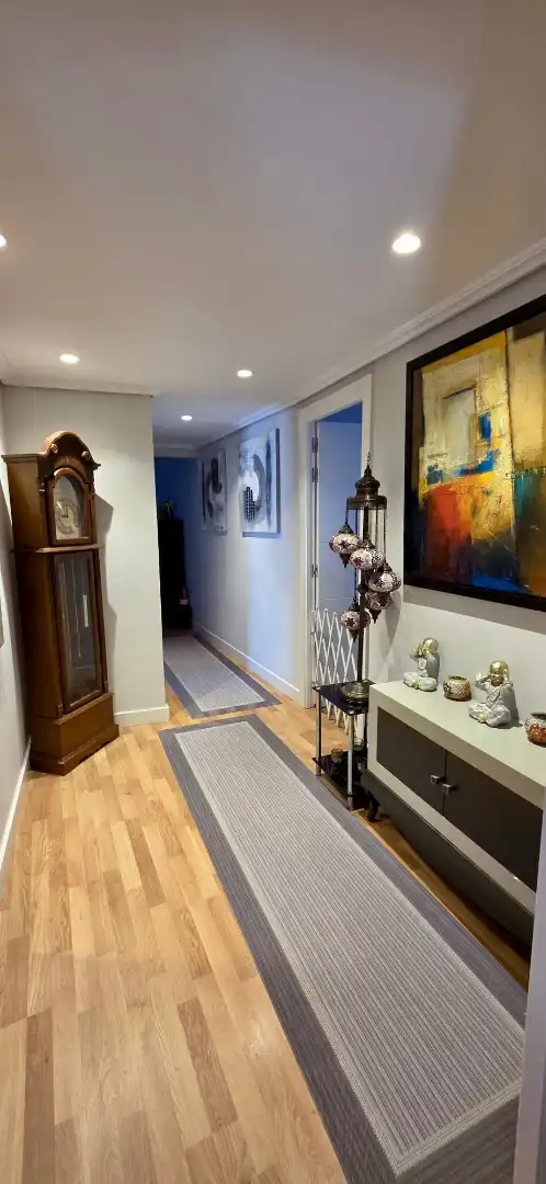 Flat with terrace for sale in Avenida Gonzalo de Berceo, imagen 11