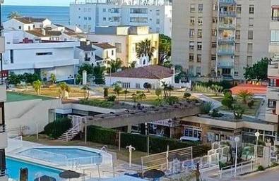 Vista exterior de Apartament en venda en Torremolinos amb Aire condicionat, Terrassa i Balcó