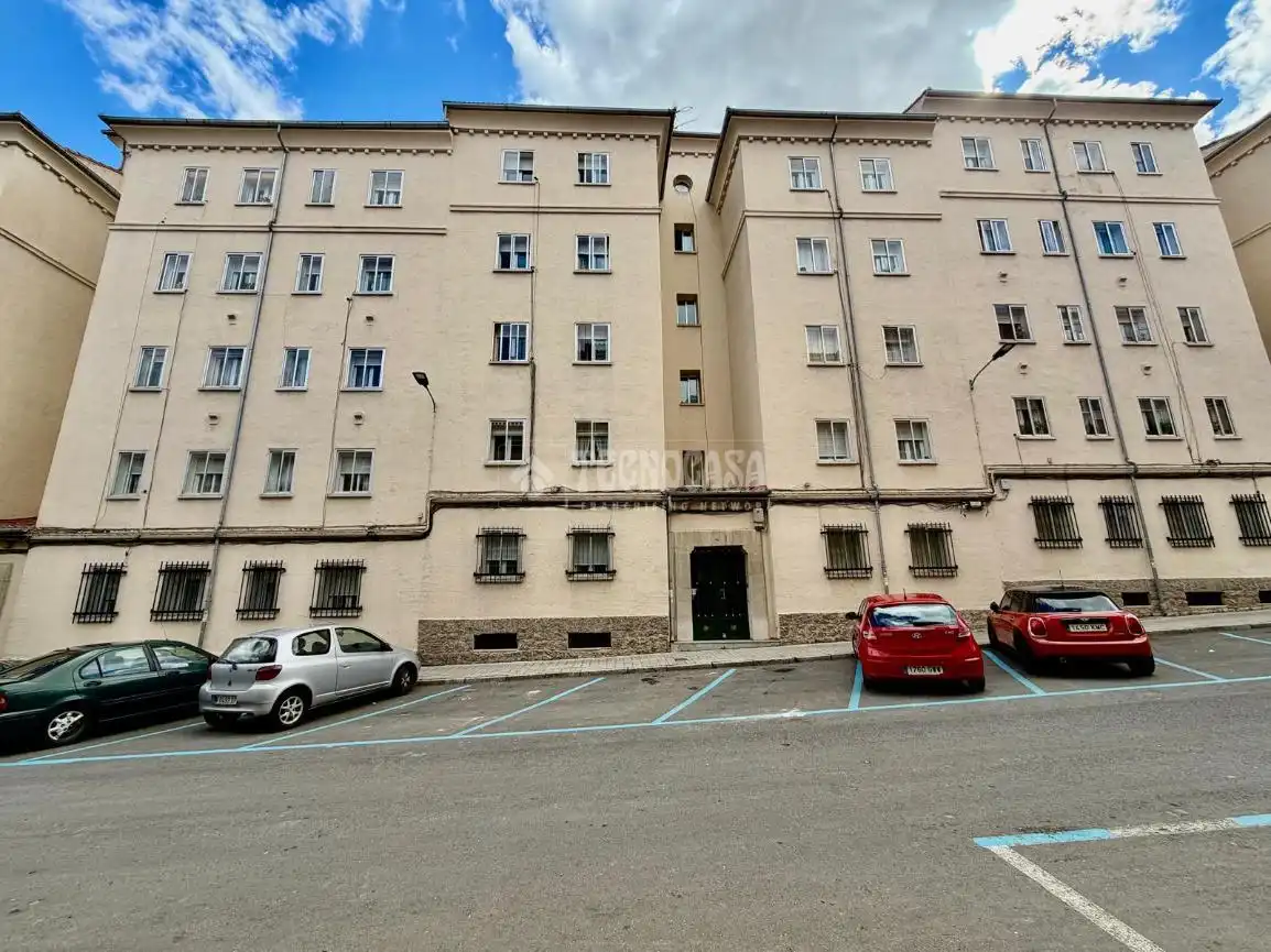 Vista exterior de Piso en venta en Ávila Capital con Calefacción y Trastero