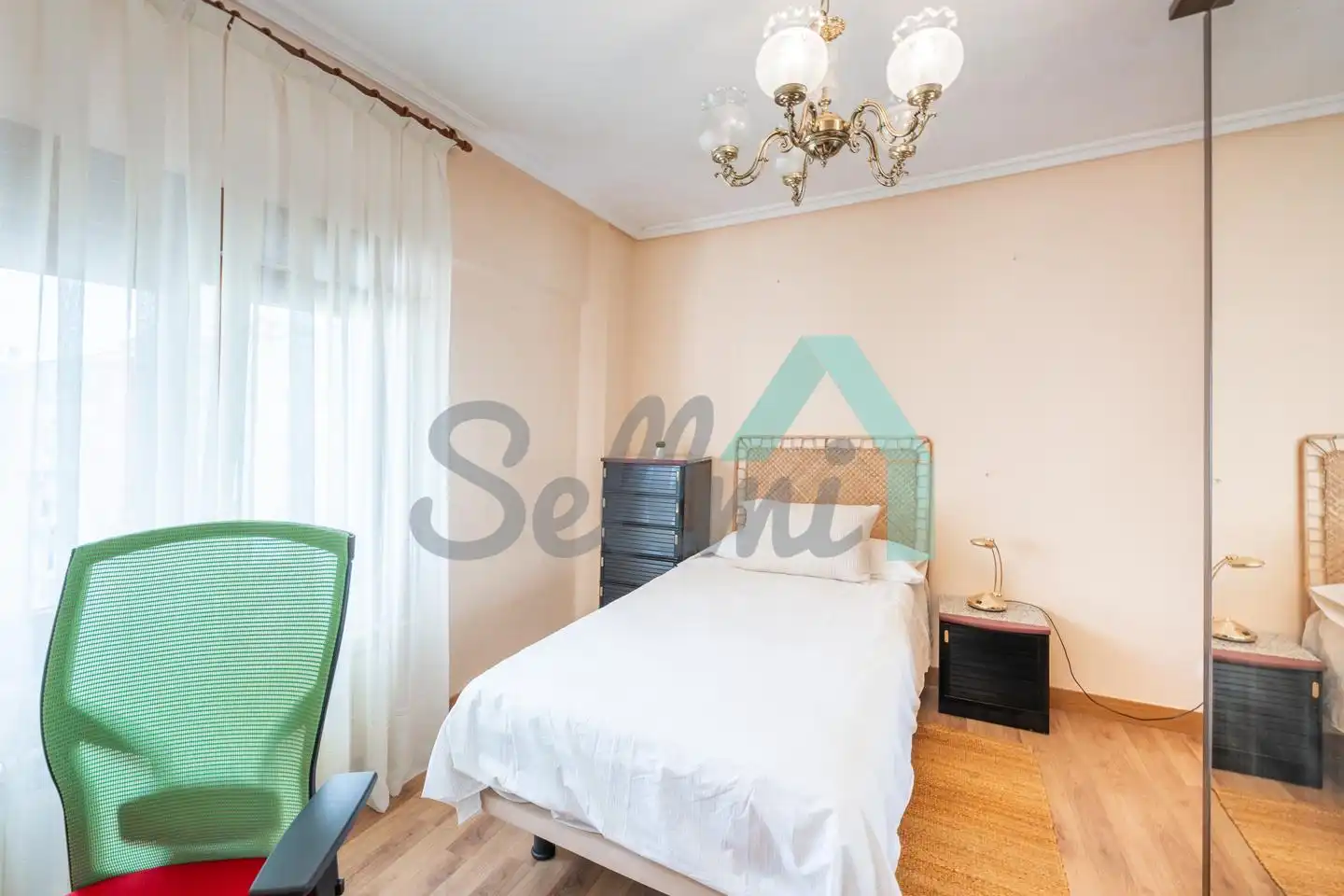 Bedroom of Flat for rent in Avilés  with Heating, Furnished and Internet