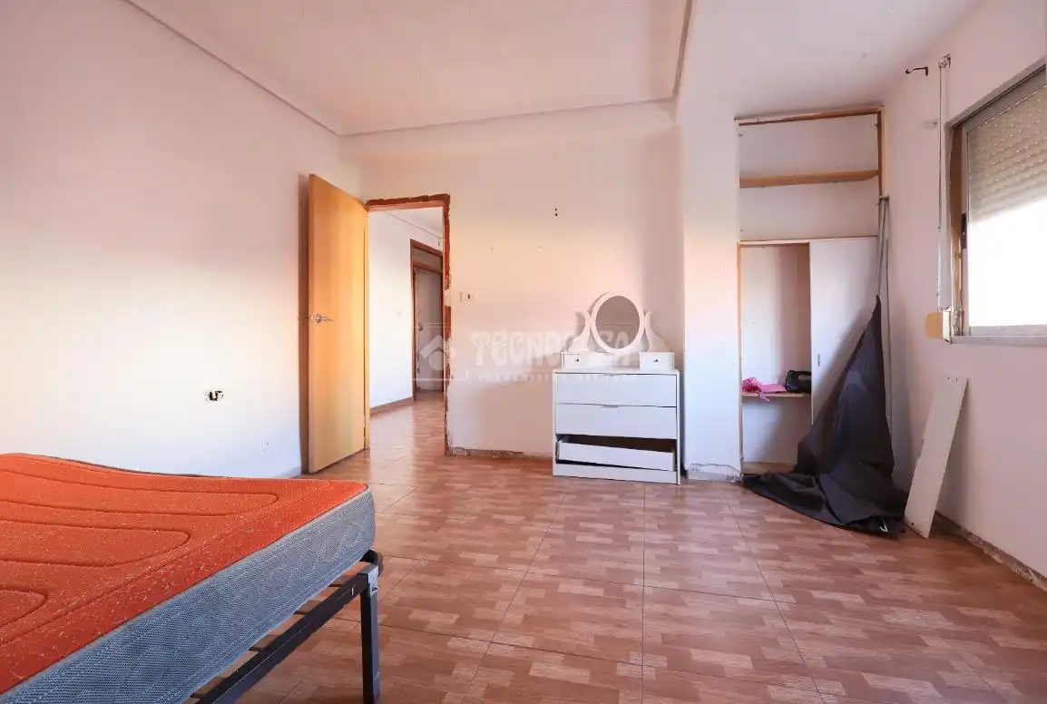 Habitación de Piso en venta en Sagunto / Sagunt con Balcón y Piscina comunitaria