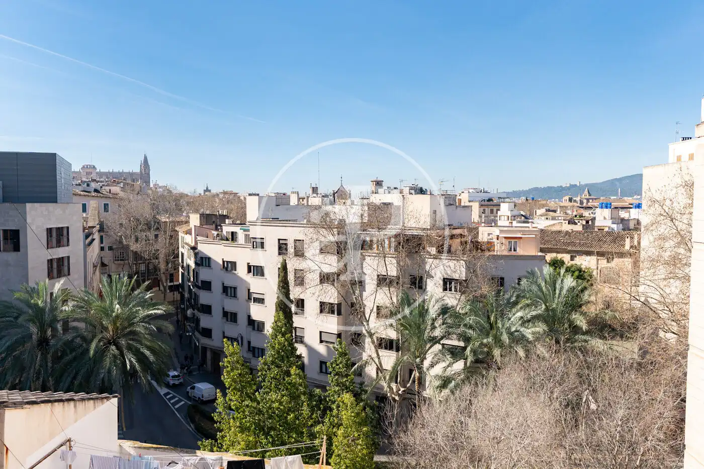 Außenansicht von Wohnung zum Verkauf in  Palma de Mallorca mit Heizung, Abstellraum und Balkon
