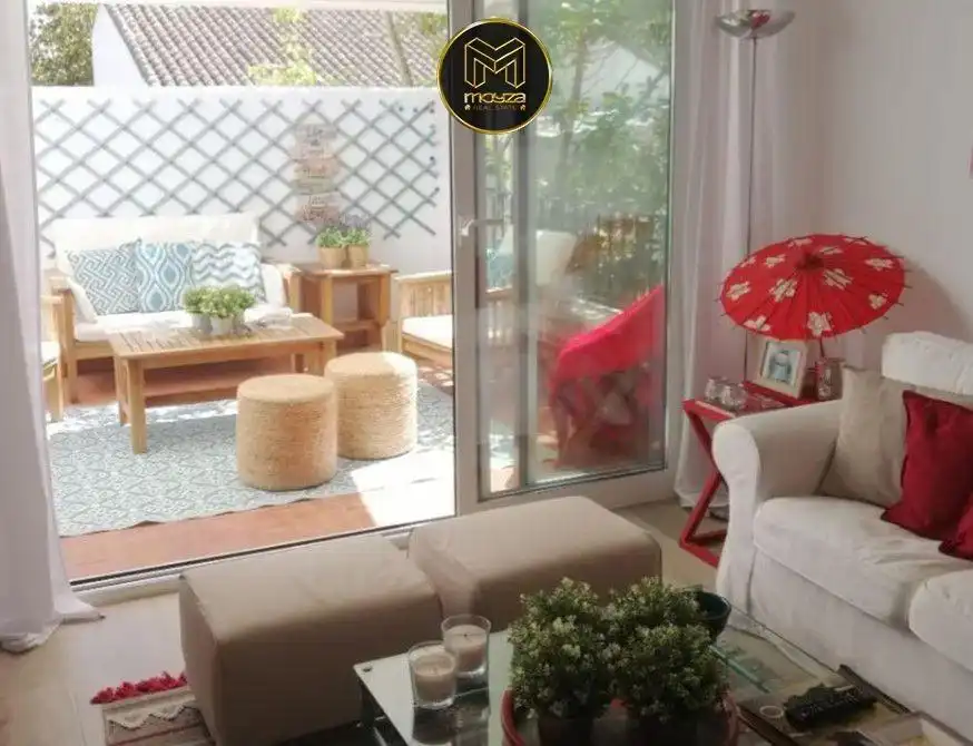 Wohnzimmer von Wohnung zur Miete in Sotogrande mit Heizung und Terrasse