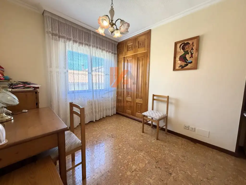 Dormitori de Casa o xalet en venda en Santiago de Compostela  amb Jardí privat i Terrassa