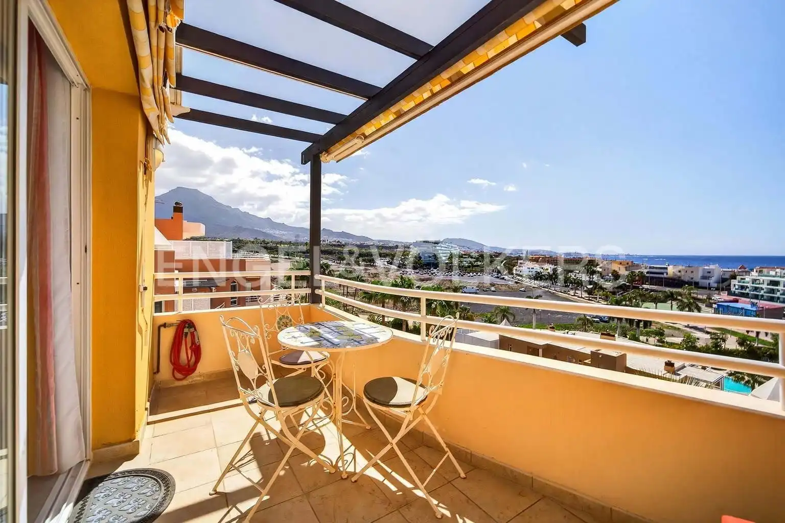 Piso con piscina en venta en Costa Adeje, imagen 3