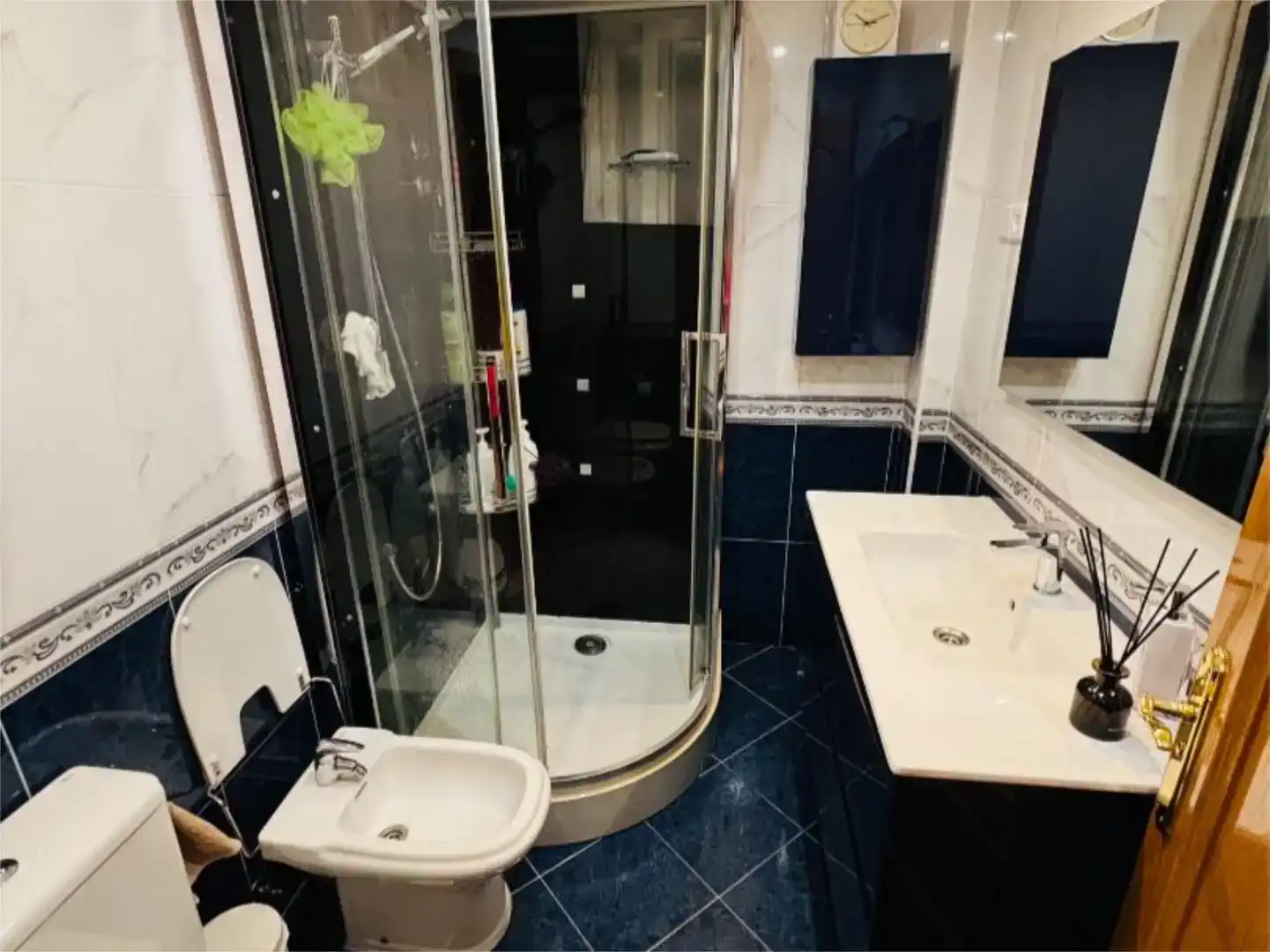 Bathroom of Flat for share in Coslada  with Parquet flooring, Swimming Pool and Furnished