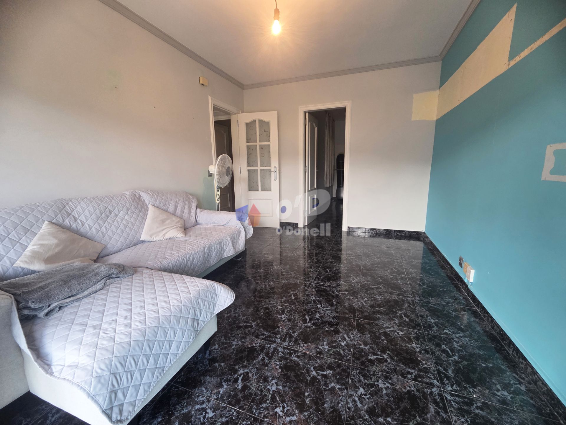 Living room of Flat for sale in Sant Boi de Llobregat  with Air Conditioner, Heating and Balcony
