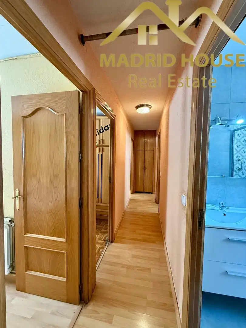 Flat for sale in Madrid  with Air Conditioner and Heating