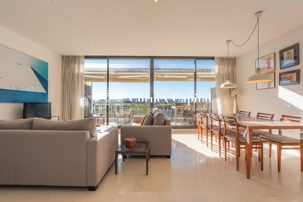 Sala d'estar de Dúplex de lloguer en Gualta amb Aire condicionat, Calefacció i Jardí privat