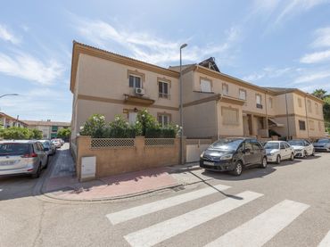 Adosado con piscina en venta en Santa Fe