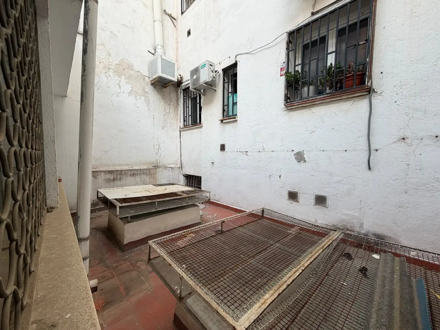 Terrassa de Local de lloguer en Madrid amb Alarma