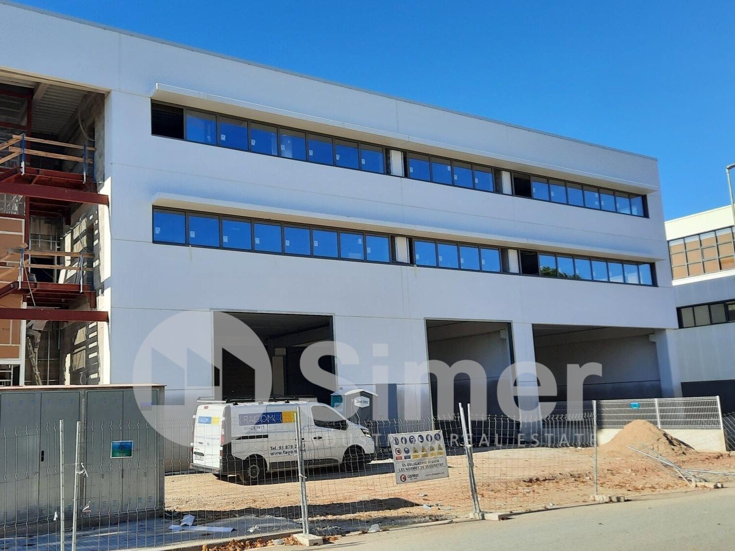 Vista exterior de Nau industrial de lloguer en Santa Perpètua de Mogoda