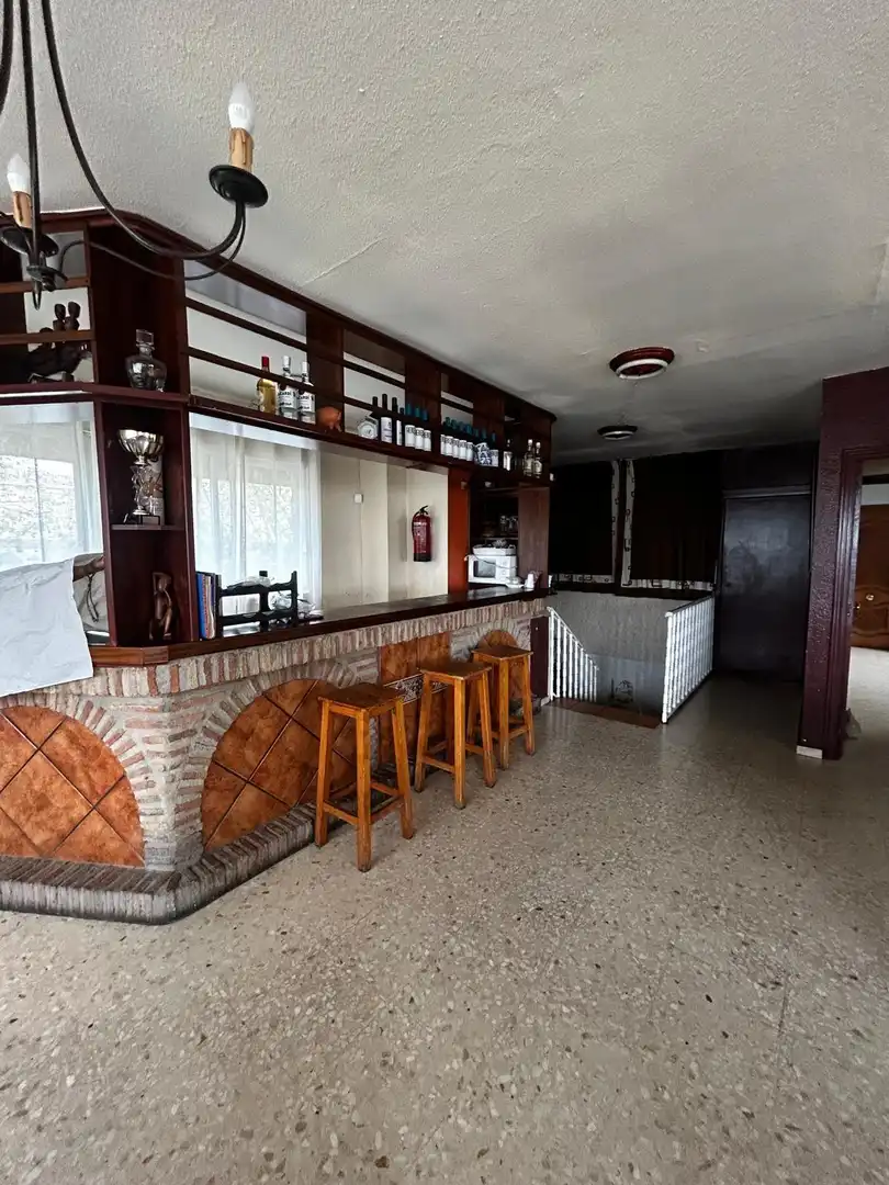 Local comercial en alquiler en Poniente-Norte - Miralbaida - Parque Azahara, imagen 4