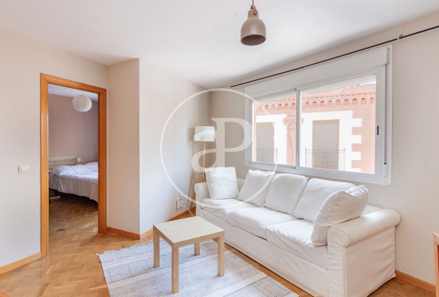 Living room of Flat for sale in  Madrid Capital  with Heating, Terrace and Furnished