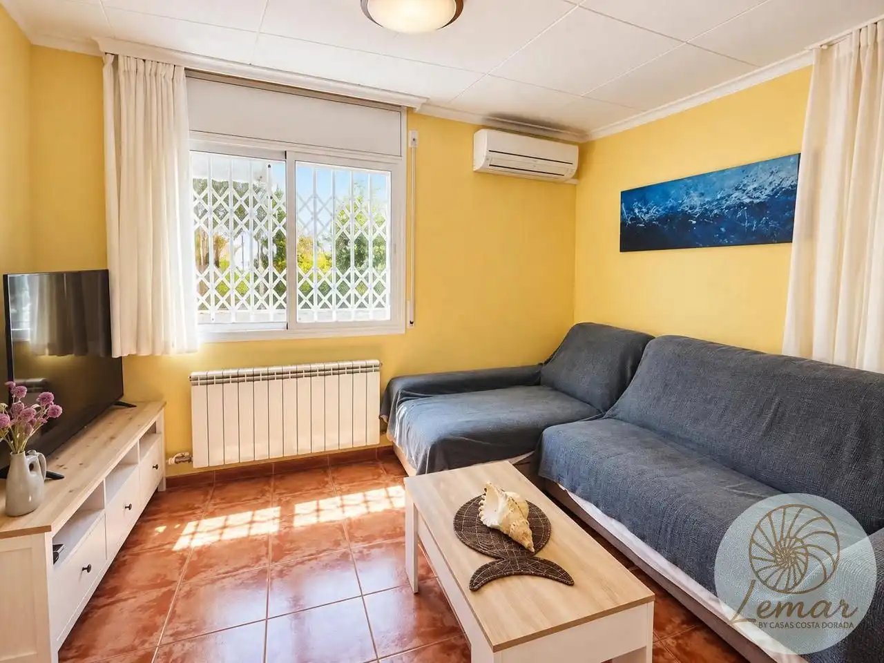 Sala d'estar de Casa o xalet en venda en L'Ametlla de Mar  amb Aire condicionat, Jardí privat i Terrassa