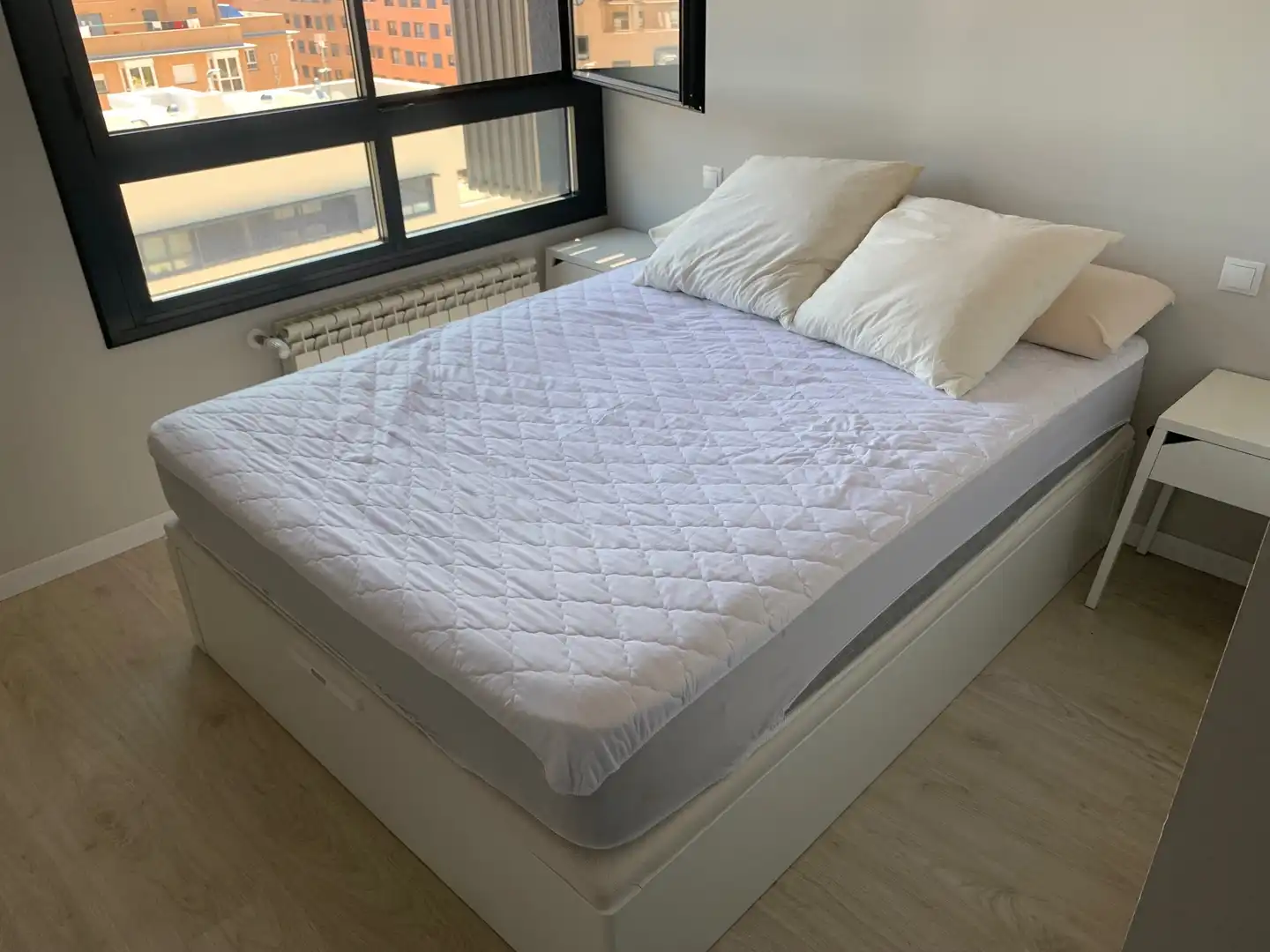 Bedroom of Flat for rent in Madrid  with Air Conditioner, Heating and Terrace
