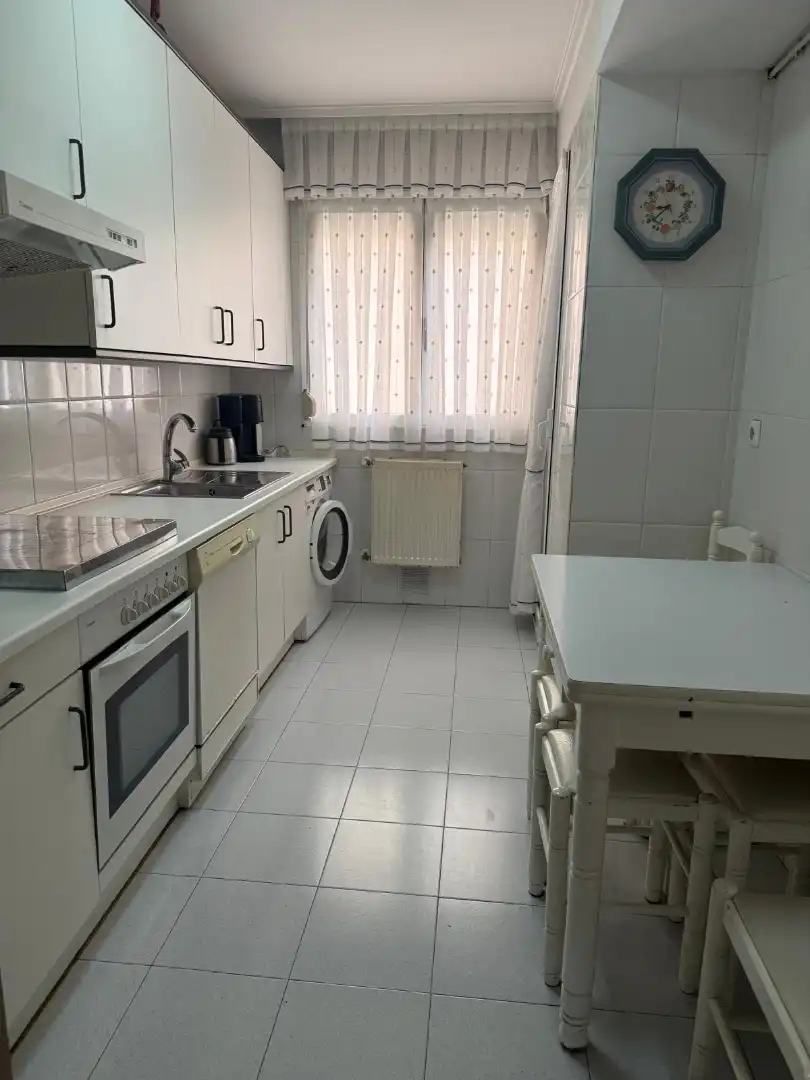 Cocina de Piso en venta en Basauri  con Calefacción, Terraza y Trastero
