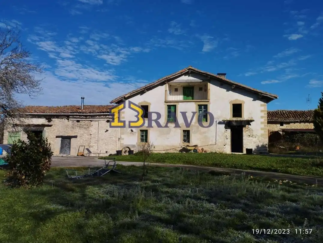 Vista exterior de Casa o xalet en venda en Valle de Losa amb Calefacció