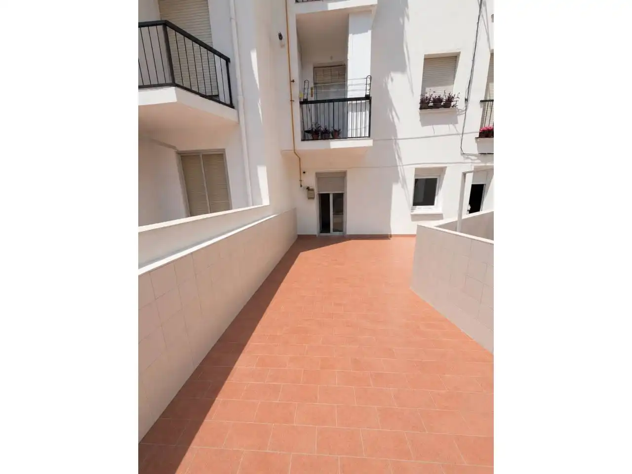 Vista exterior de Piso en venta en  Logroño con Calefacción, Parquet y Terraza