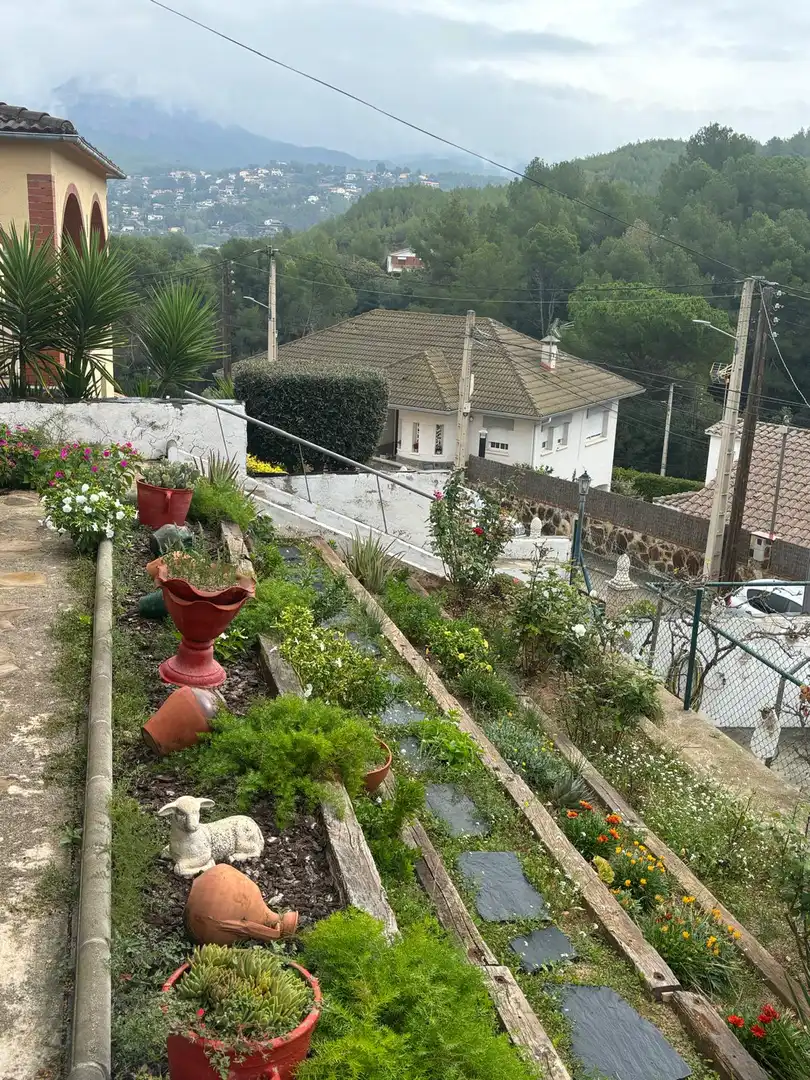 Jardí de Casa o xalet en venda en Sant Feliu de Codines amb Calefacció, Jardí privat i Terrassa