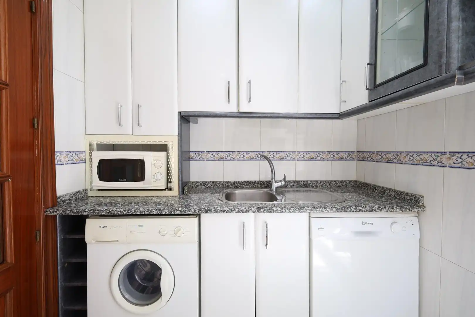 Cuina de Pis en venda en Madrid amb Aire condicionat, Calefacció i Jardí privat