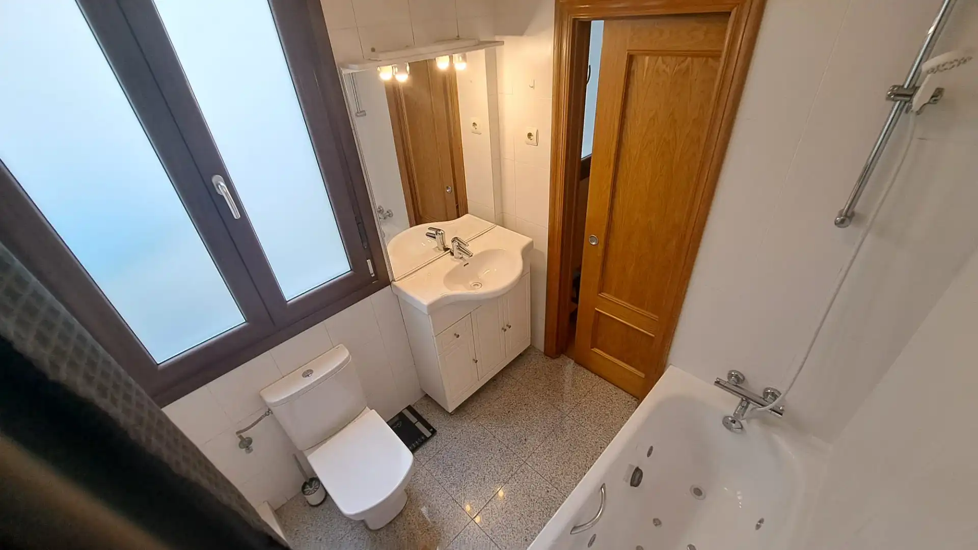 Bathroom of Flat for sale in Bilbao   with Heating, Oven and Washing machine
