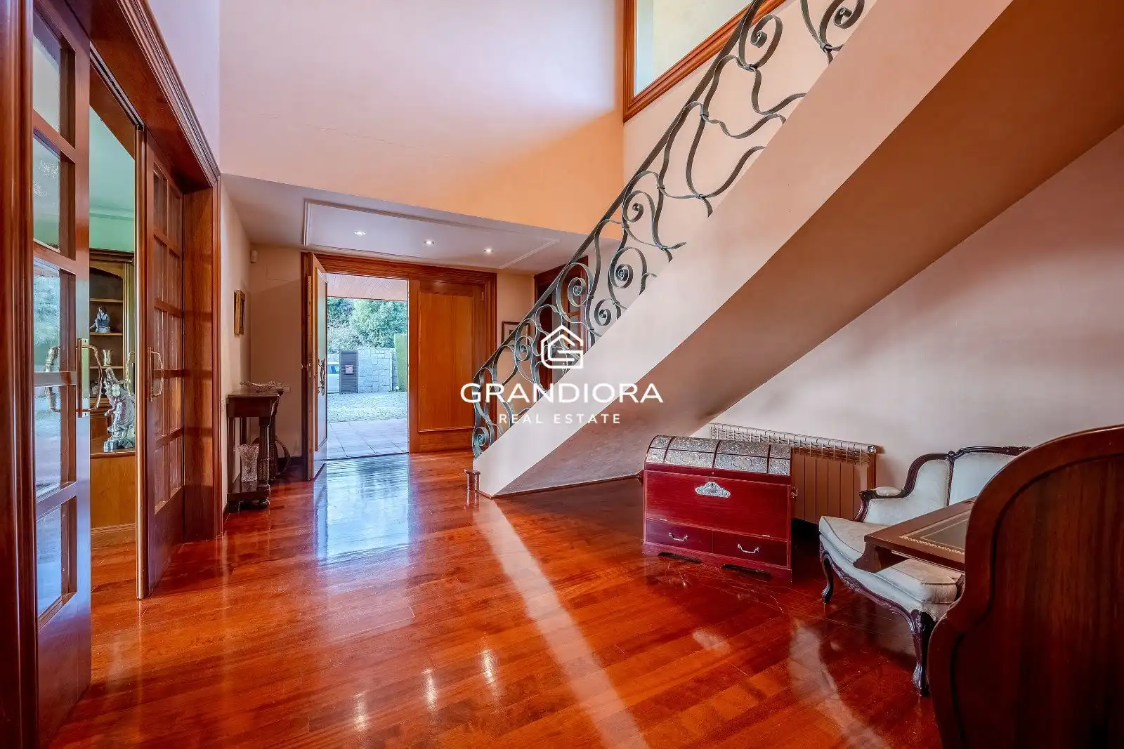 Detached house with pool for sale in Calle Llaüt, imagen 4