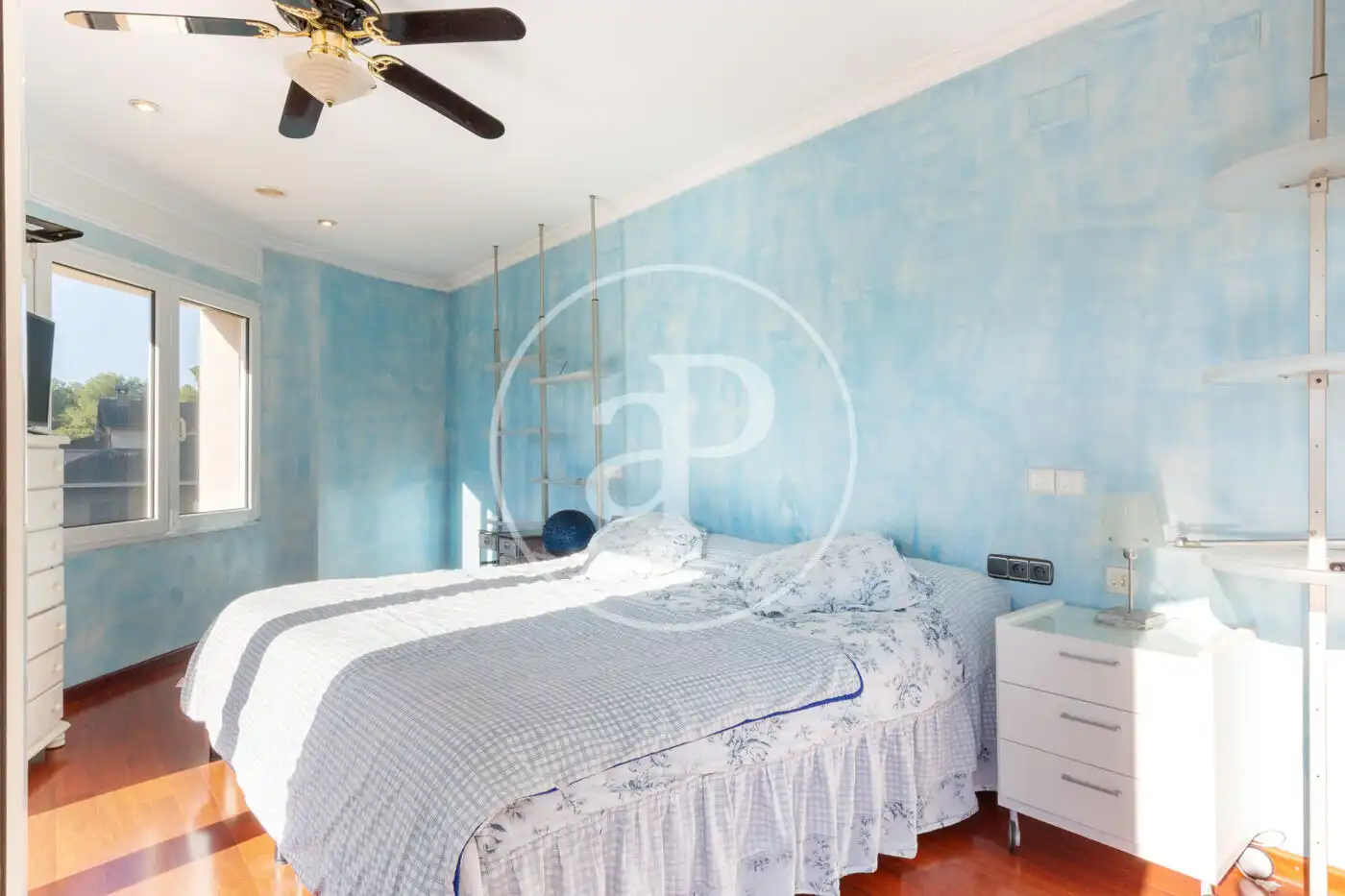 Habitación de Casa o chalet en venta en Serra con Aire acondicionado, Calefacción y Jardín privado