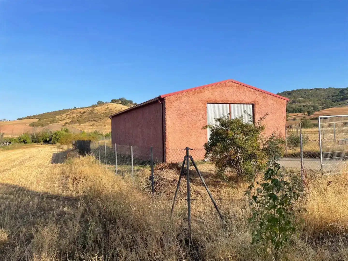 Vista exterior de Nau industrial en venda en Pálmaces de Jadraque