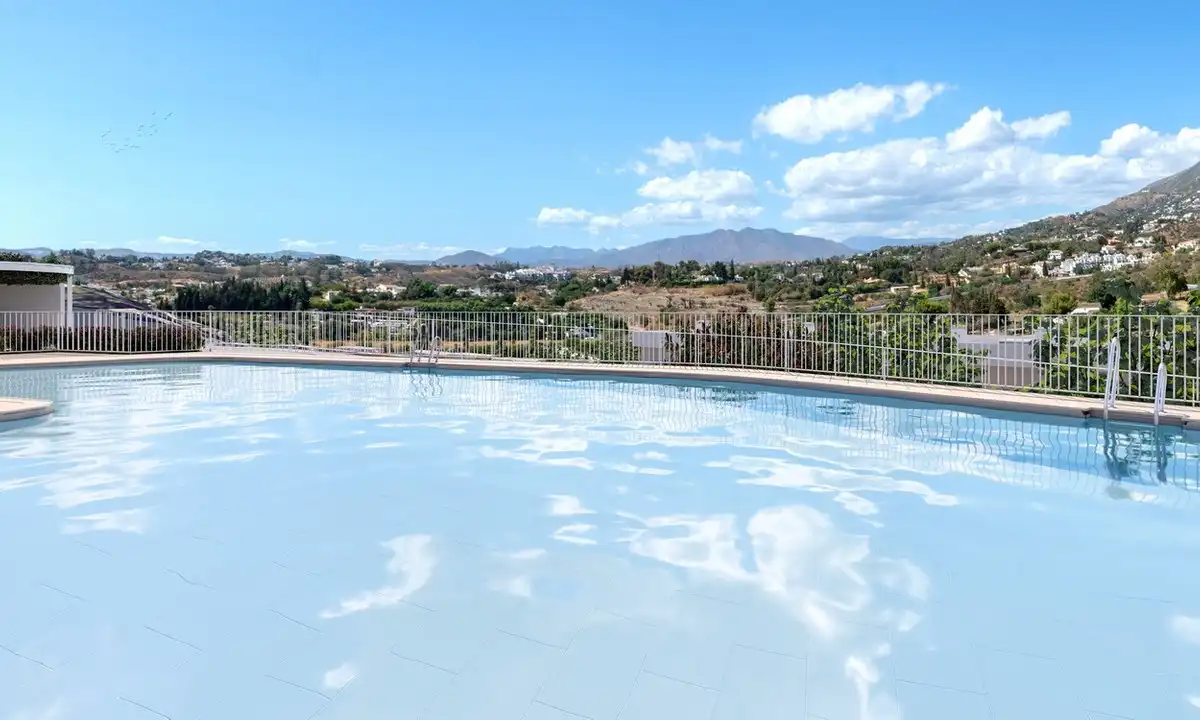 Piscina de Piso en venta en Fuengirola