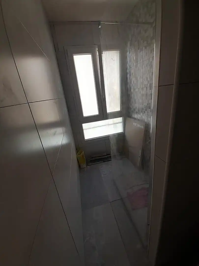 Baño de Piso para compartir en Teruel con Calefacción, Parquet y Amueblado