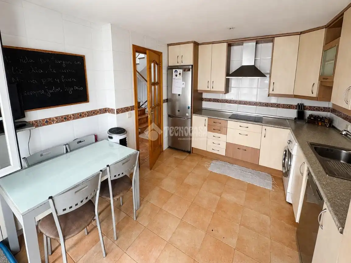 Casa pareada en venta en C. Beethoven, imagen 3