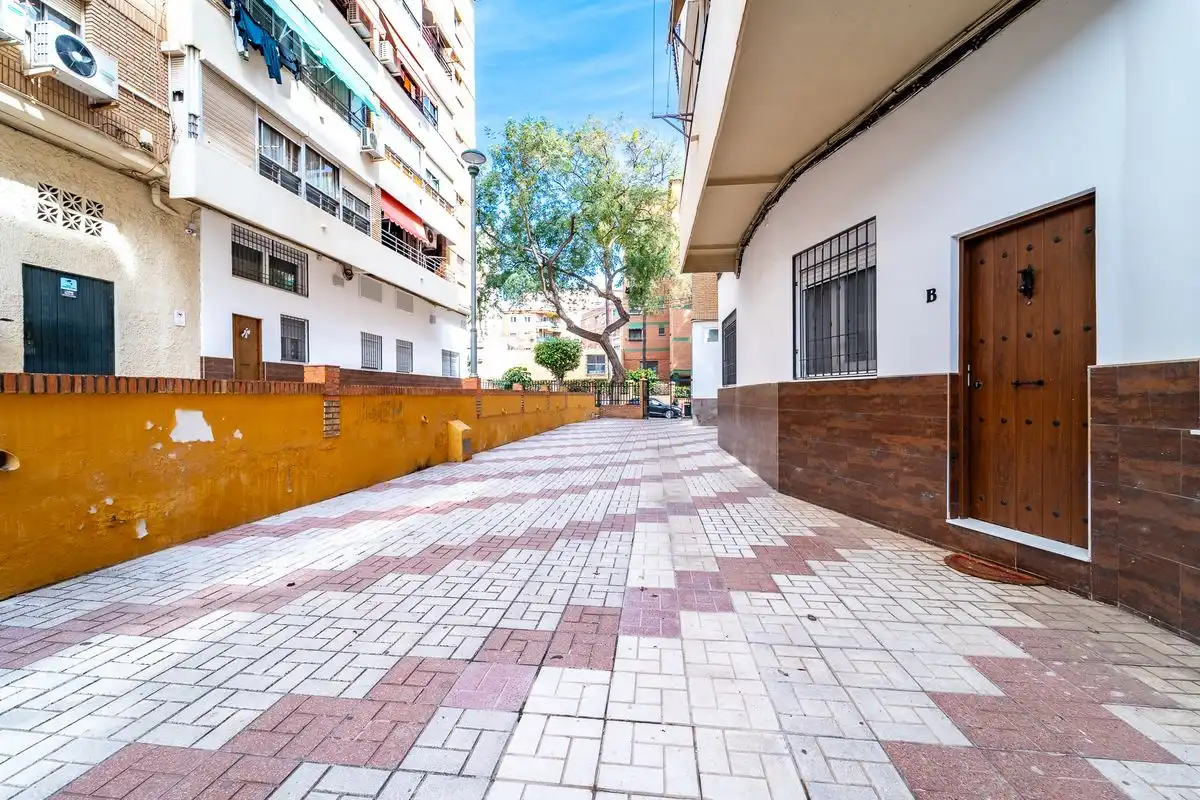 Vista exterior de Estudi en venda en Málaga amb Aire condicionat, Calefacció i Moblat
