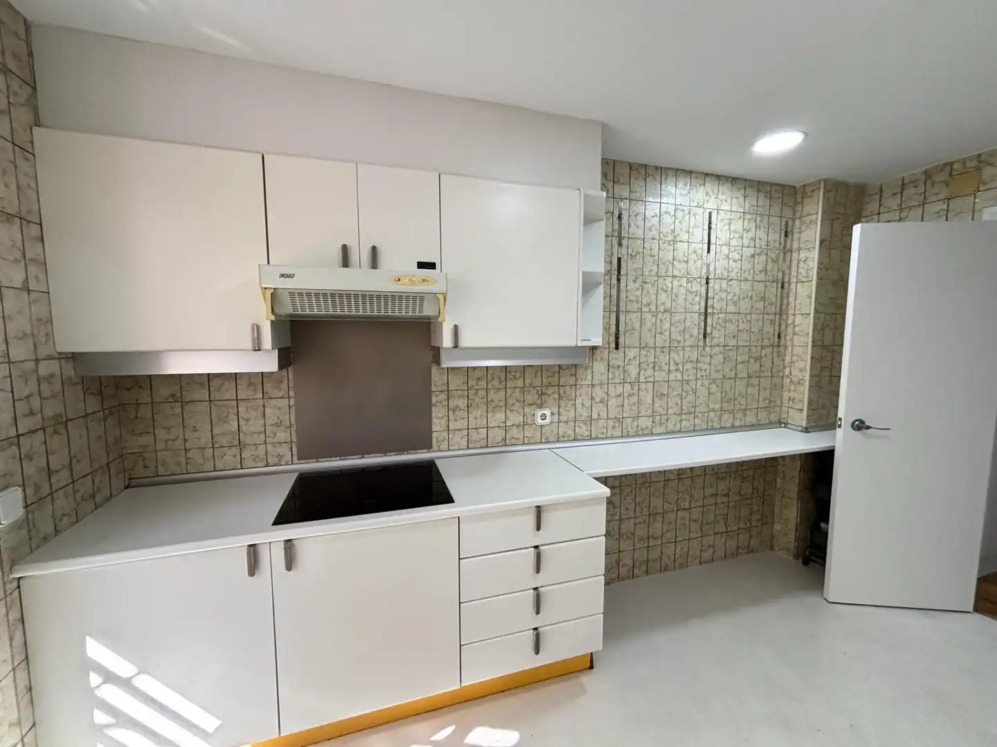 Kitchen of Flat for rent in Madrid  with Air Conditioner, Heating and Private garden