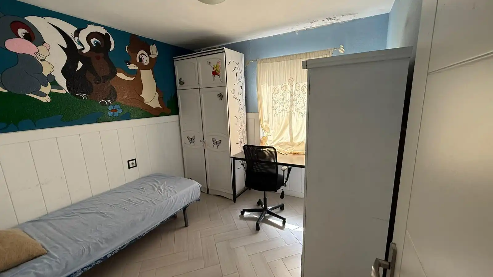 Dormitori de Casa adosada en venda en Chiclana de la Frontera amb Aire condicionat i Traster