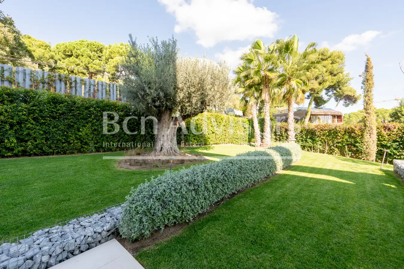 Jardín de Casa o chalet en venta en Barcelona con Aire acondicionado, Calefacción y Jardín privado