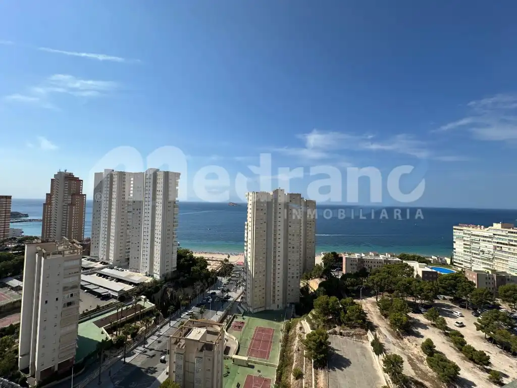 Appartamento con piscina in vendita a Avenida Armada Española