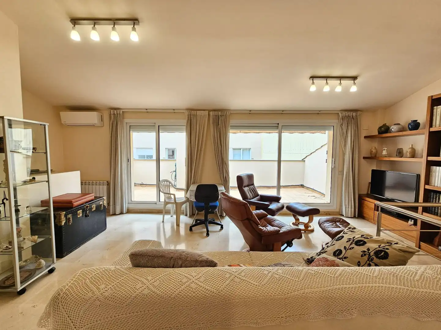 Living room of Duplexes for sale in Terrassa  with Air Conditioner, Heating and Storage room