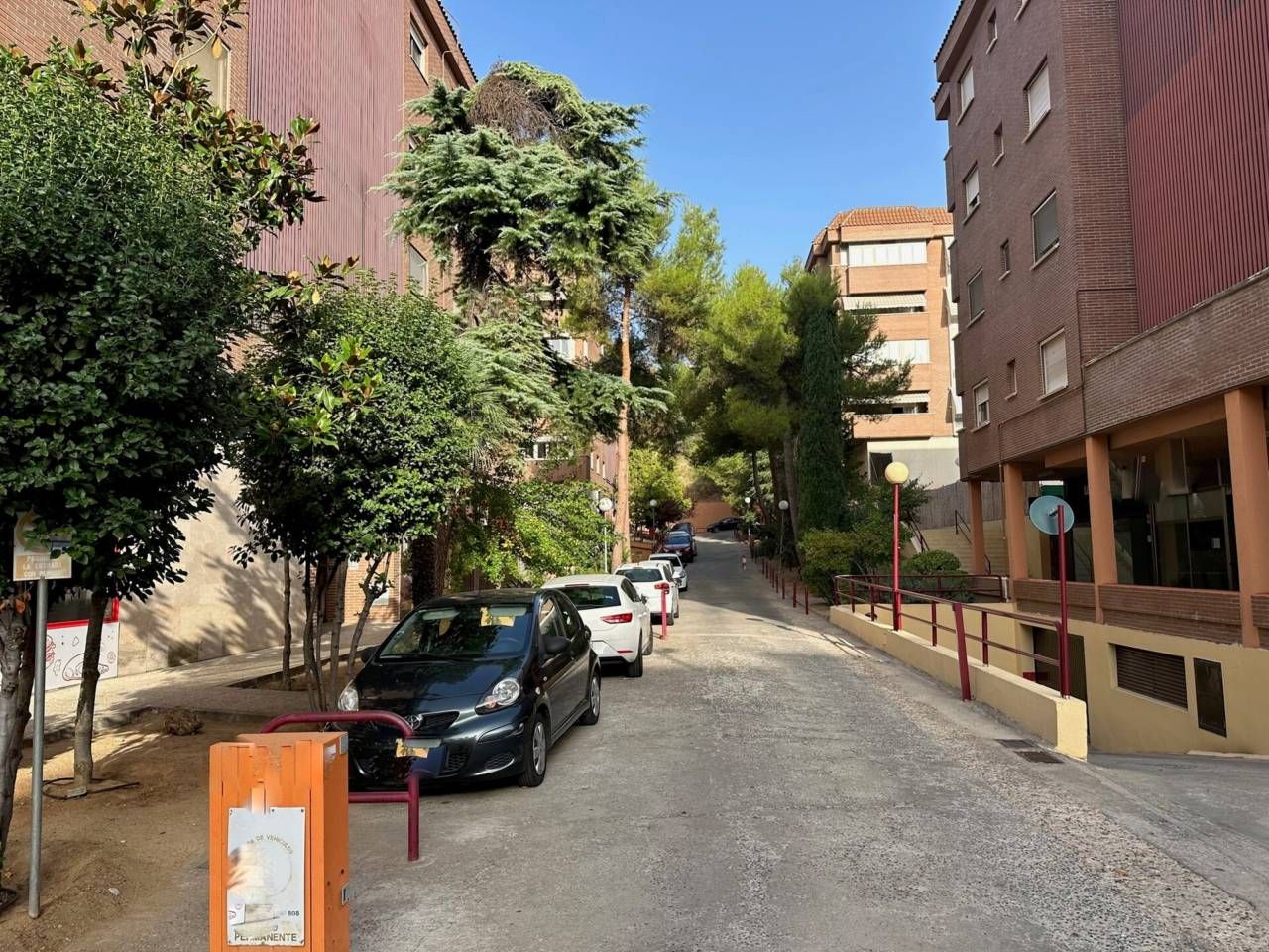 Exterior view of Premises for sale in  Toledo Capital  with Air Conditioner